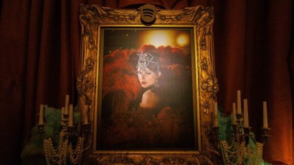 Taylor Swift na slici na promociji njenog novog albuma u Njujorku