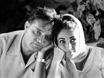 Richard Burton i Elizabeth Taylor u krupnom planu.