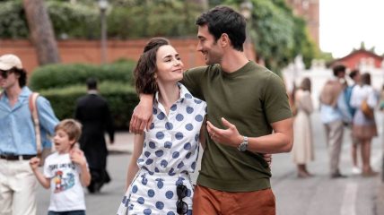 Lilly Collins i Eugenio Franceschini u Rimu. Prve slike za novu sezonu serije Emily in Paris.