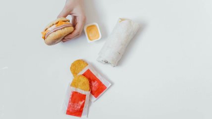 čizburger, sos i tortilja