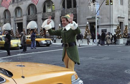 Scena iz filma Elf (2003), koji je dostupan tokom praznika na HBO platformi.