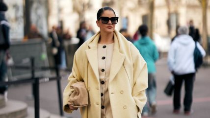 odevna kombinacija sa haljinom i kaputom