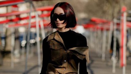 Devojka sa bob frizurom.