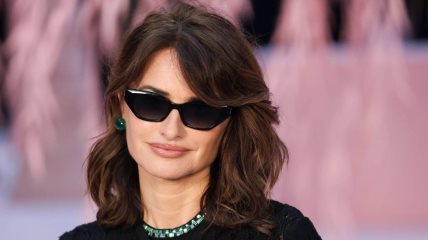 Glumica Penelope Cruz na Chanel reviji u Parizu 2026. godine.
