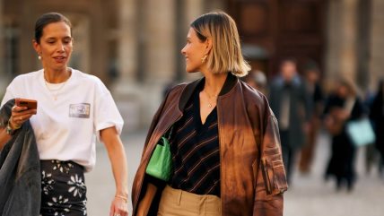 dve devojke na ulici