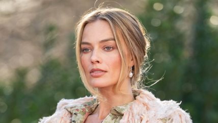 Margot Robbie na photocallu za film Wuthering Heights.