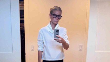 Gwyneth u kapri pantalonama i beloj majici