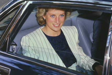 Princeza Diana u kolima.