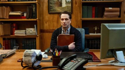 Matthew Rhys u novoj Apple TV seriji Widow's Bay.