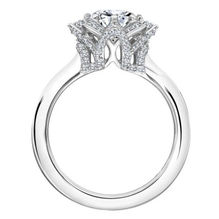 Nova avantura Karla Lagerfelda: Očaravajući vereničko prstenje s potpisom Karla Velikog!