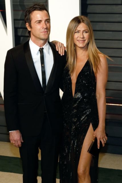 Stilizovana u nakit vredan 10,7 miliona dolara: Jennifer Aniston na dodeli Oskara iskopirala look slavne pevačice (FOTO)