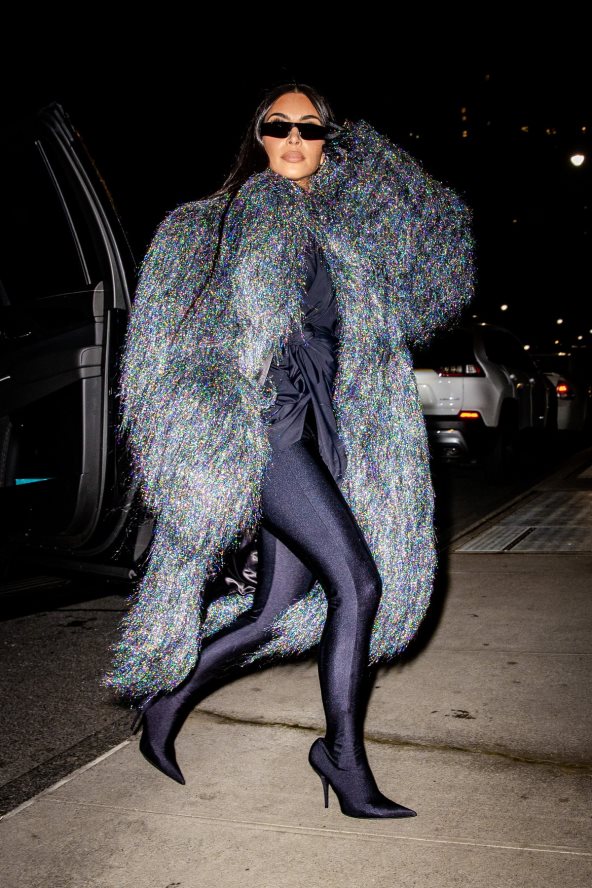Kim kardashian je prva ponela hibridne komade.