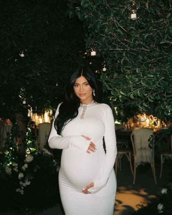 Kylie Jenner pre izvesnog vremena postala je mama dečaka.