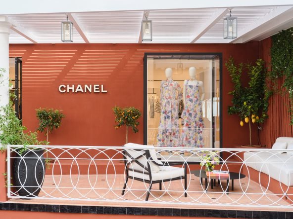 chanel_capri-seasonal-boutique-reopening-1-LD.jpg