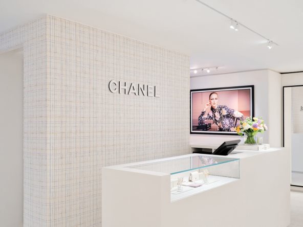 chanel_capri-seasonal-boutique-reopening-8-LD.jpg