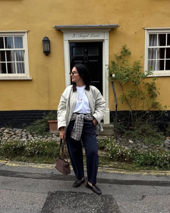 devojka u barn jakni