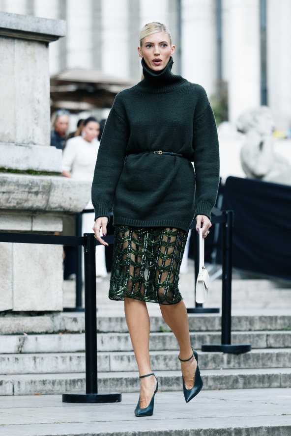 Francuskinja u crnom outfitu