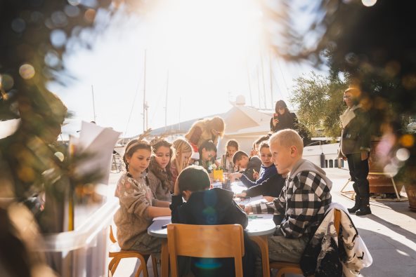 Radionica za djecu ispred Artro galerije - Luštica