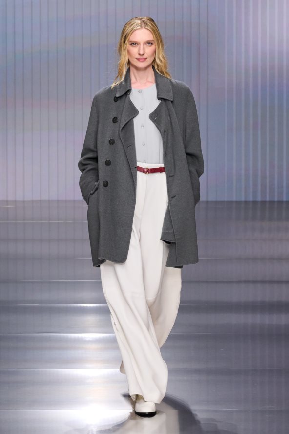 Giorgio Armani F26 012.jpg