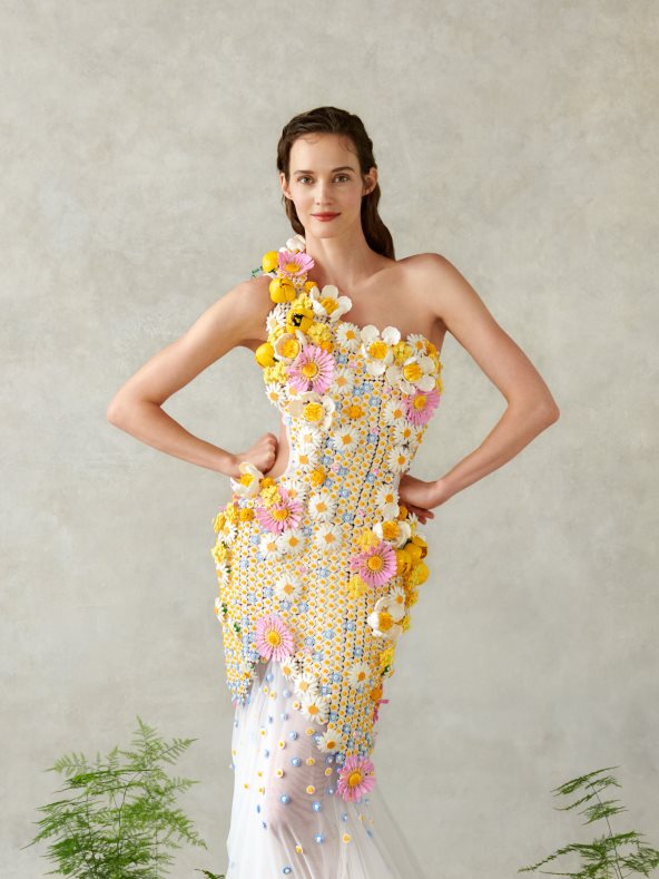 LEGO_ruha_by Nora Sarman_ELLE_2.jpg