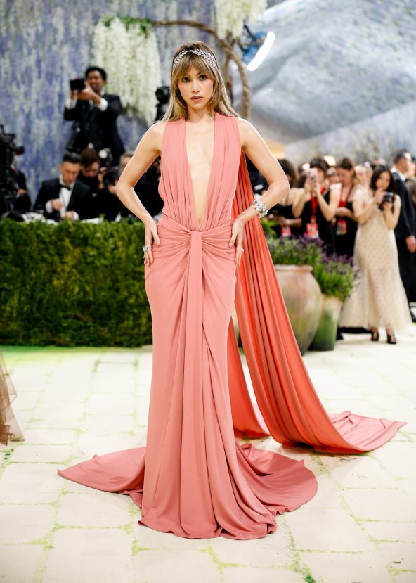 Suki Waterhouse