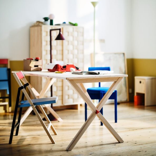 A chair that hangs - Copy.jpg