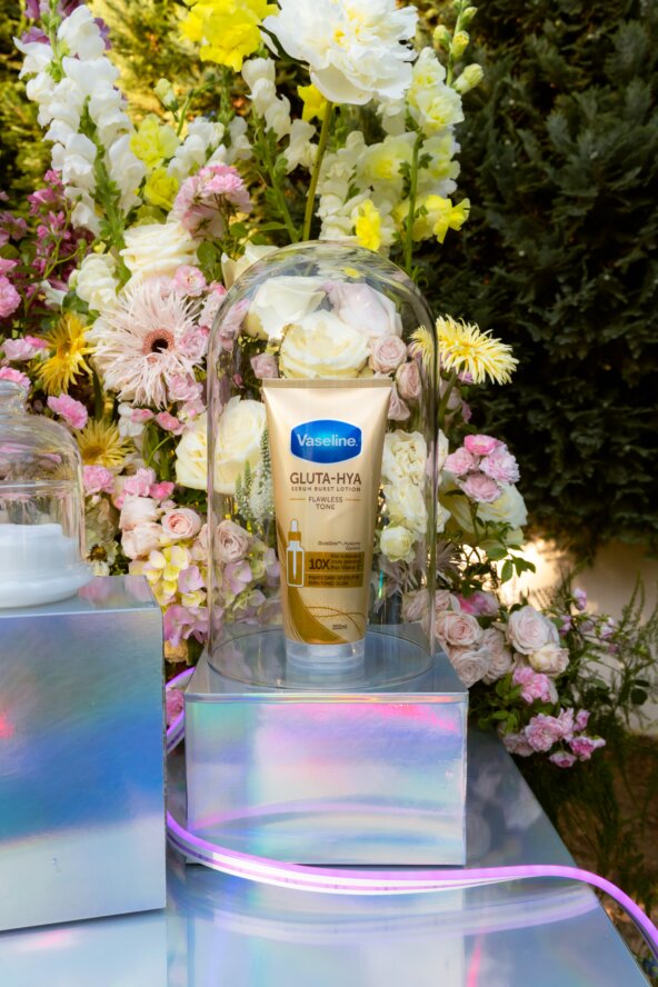 Vaseline GLUTA-HYA FLAWLESS TONE