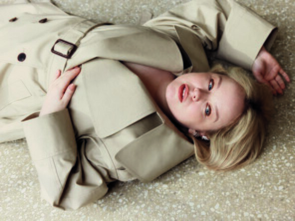 Nicola Coughlan za ELLE.