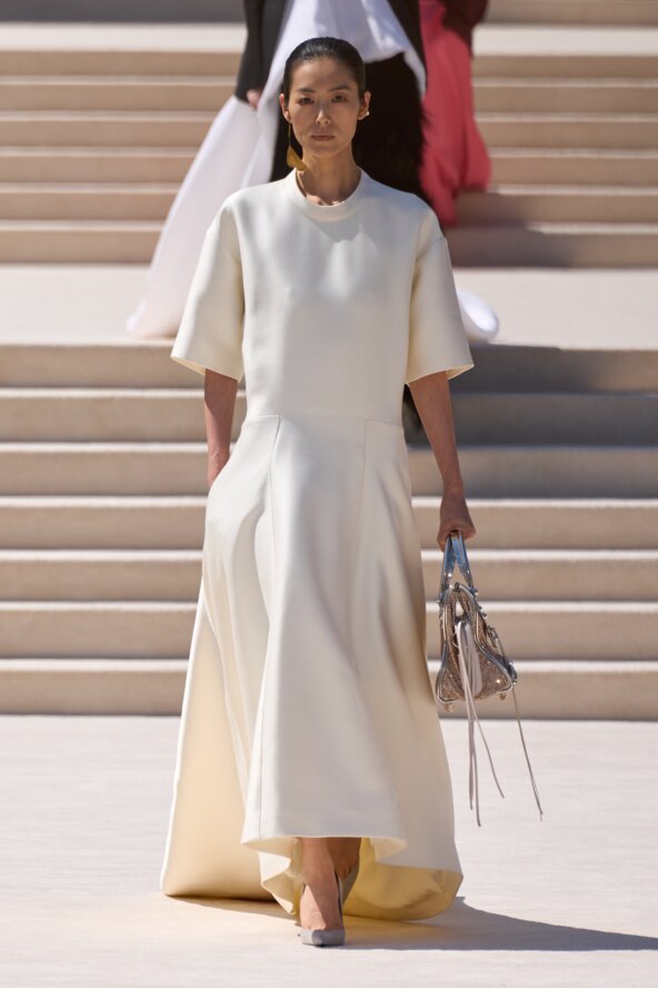 Balenciaga HC F26 005.jpg