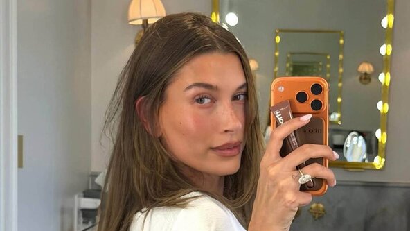 Hailey Bieber.
