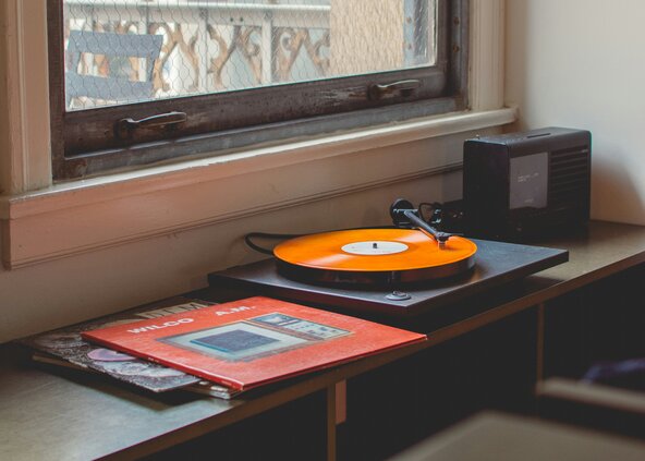 Gramofon.