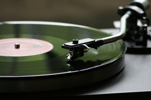 Gramofon.