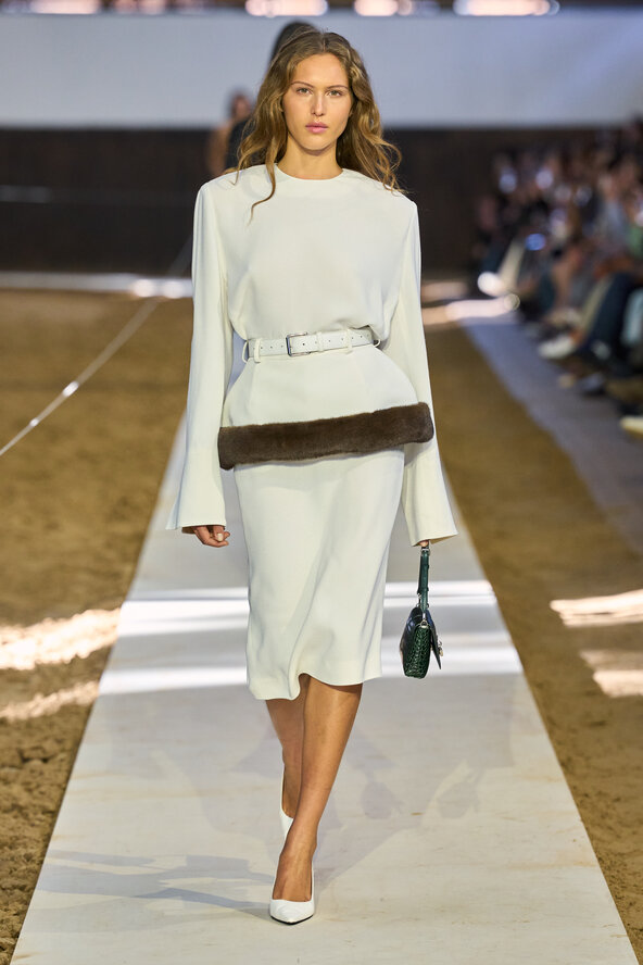 Stella Mccartney F26 005.jpg