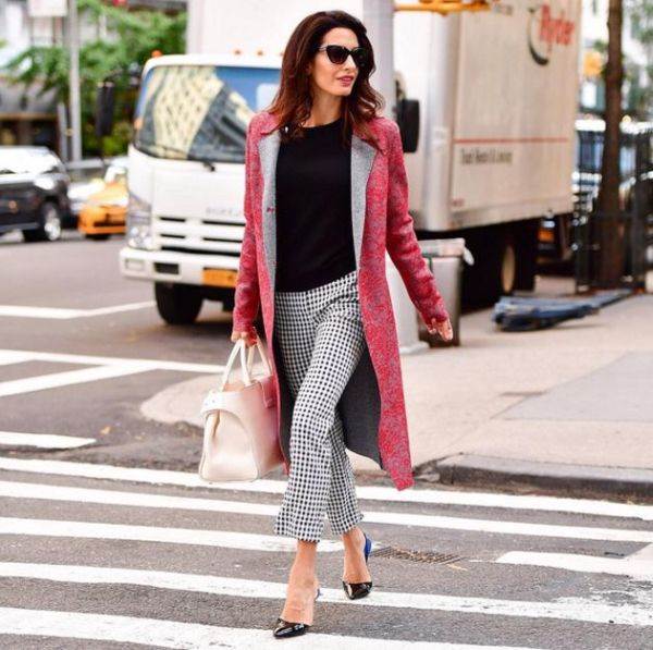 Amal Clooney u najlepšim pantalonama za leto