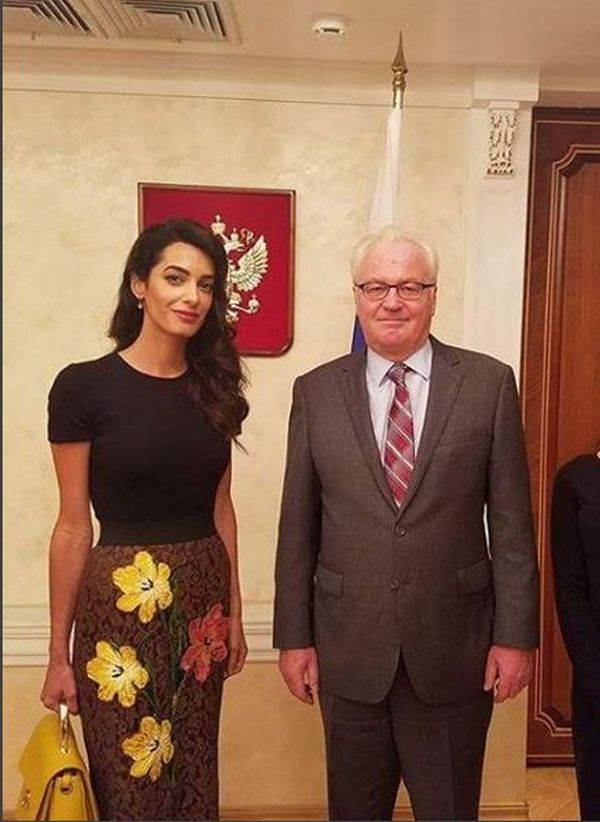 Amal Clooney u najlepšim pantalonama za leto