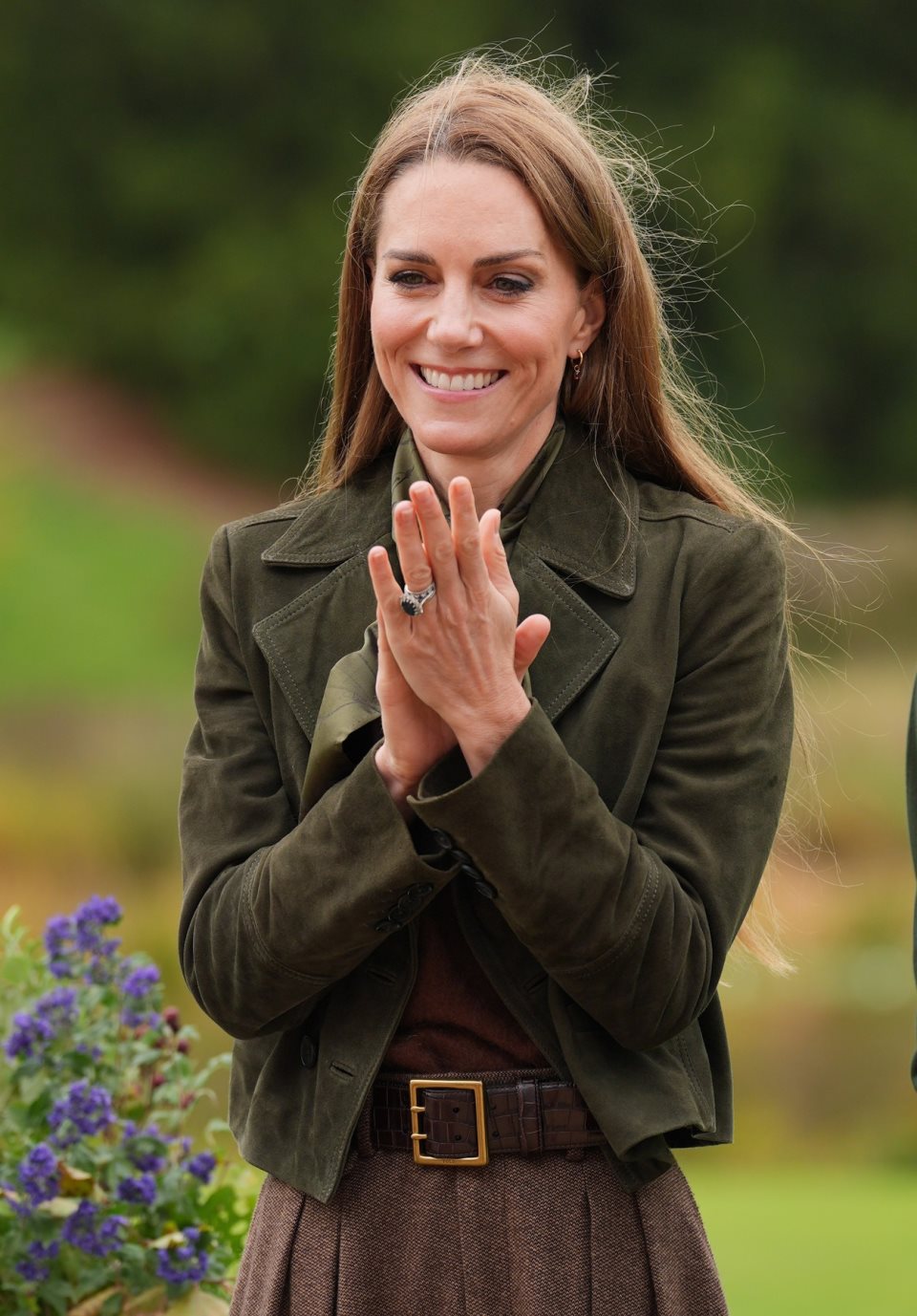 Kate Middleton u brušenoj zelenoj jakni