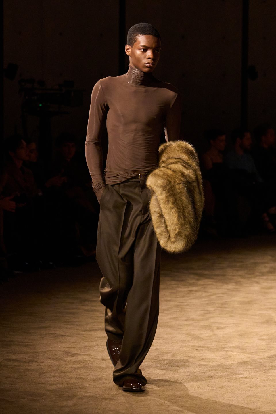 Saint Laurent m F26 012.jpg